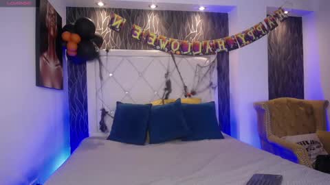 Snapshot of lawford_mike chatting on 11.02.25 Mike online show from 11.02.25