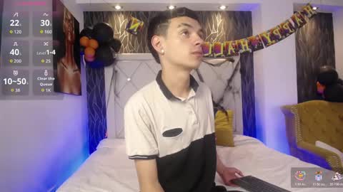 Snapshot of lawford_mike chatting on 11.04.25 Mike online show from 11.04.25