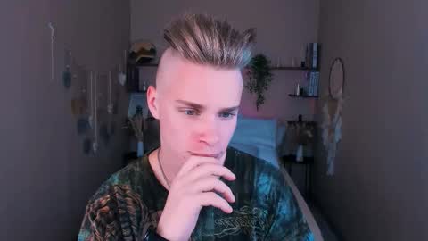 Lawrence online show from 09.12.25