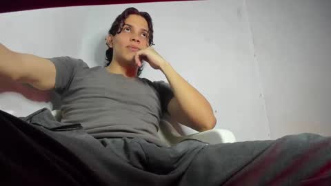 Snapshot of lax777_ chatting on 10.21.25 ZAmbrano online show from 10.21.25