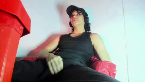 Snapshot of lax777_ chatting on 11.09.25 ZAmbrano online show from 11.09.25