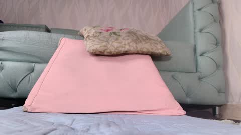 Lay Madison  online show from 02.06.25