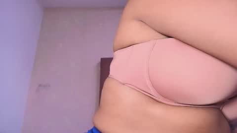 Lay Madison  online show from 11.02.25