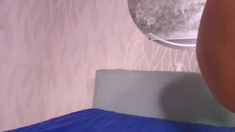 Lay Madison  online show from 11.10.25