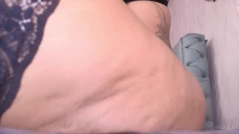 Lay Madison  online show from 11.11.25