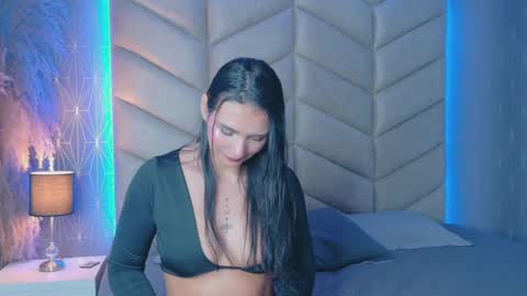 laya online show from 10.10.25