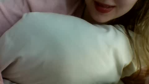 Snapshot of layannalea chatting on 01.08.25 layannalea online show from 01.08.25