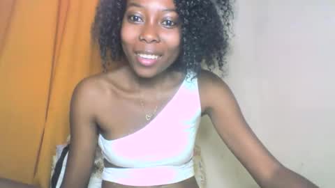 Snapshot of layannek chatting on 10.01.25 layannek online show from 10.01.25