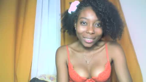 Snapshot of layannek chatting on 10.05.25 layannek online show from 10.05.25