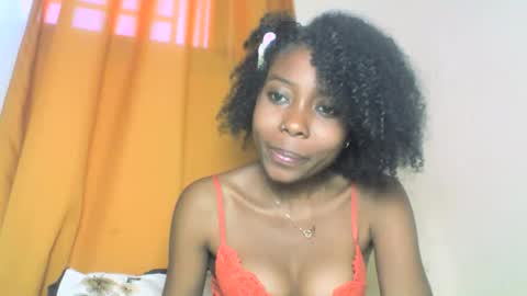 Snapshot of layannek chatting on 10.06.25 layannek online show from 10.06.25