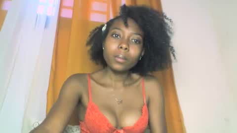 Snapshot of layannek chatting on 10.12.25 layannek online show from 10.12.25