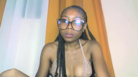 Snapshot of layannek chatting on 10.21.25 layannek online show from 10.21.25