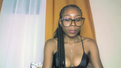 Snapshot of layannek chatting on 10.22.25 layannek online show from 10.22.25