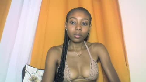 Snapshot of layannek chatting on 10.29.25 layannek online show from 10.29.25