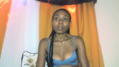 Snapshot of layannek chatting on 11.03.25 layannek online show from 11.03.25