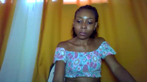 Snapshot of layannek chatting on 12.01.25 layannek online show from 12.01.25