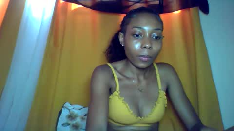 Snapshot of layannek chatting on 12.03.25 layannek online show from 12.03.25