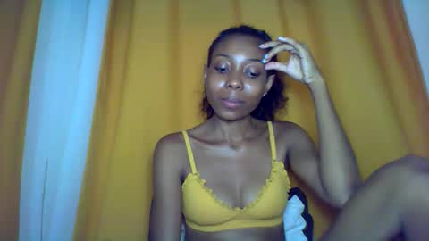 Snapshot of layannek chatting on 12.03.25 layannek online show from 12.03.25