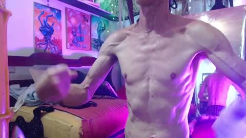 Snapshot of laye19 chatting on 12.11.24 Laye19 online show from 12.11.24