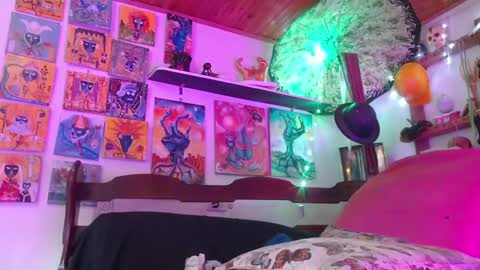 Snapshot of laye19 chatting on 01.02.25 Laye19 online show from 01.02.25