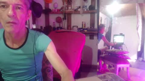 Snapshot of laye19 chatting on 01.03.25 Laye19 online show from 01.03.25