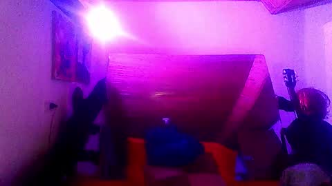 Snapshot of laye19 chatting on 02.08.25 Laye19 online show from 02.08.25