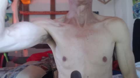 Snapshot of laye19 chatting on 02.14.25 Laye19 online show from 02.14.25