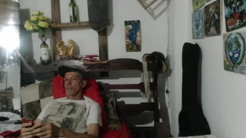 Snapshot of laye19 chatting on 03.09.25 Laye19 online show from 03.09.25