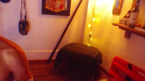 Snapshot of laye19 chatting on 09.25.25 Laye19 online show from 09.25.25