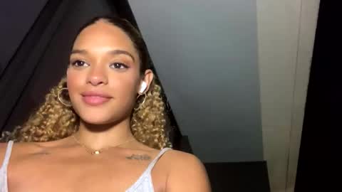 Snapshot of layla351338 chatting on 12.16.25 layla351338 online show from 12.16.25