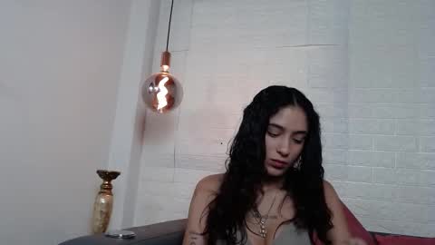 Snapshot of layla_707 chatting on 02.12.25 Layla online show from 02.12.25
