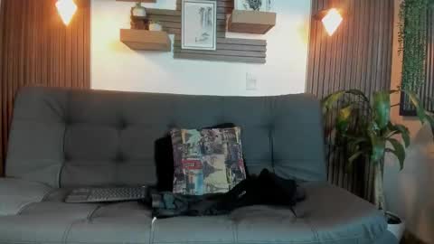 Snapshot of layla_707 chatting on 10.20.25 Layla online show from 10.20.25
