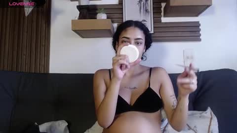 Layla online show from 02.20.26