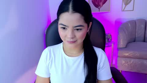 Layla Breezee online show from 04.26.26
