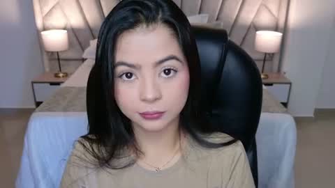 Layla Breezee online show from 07.06.26
