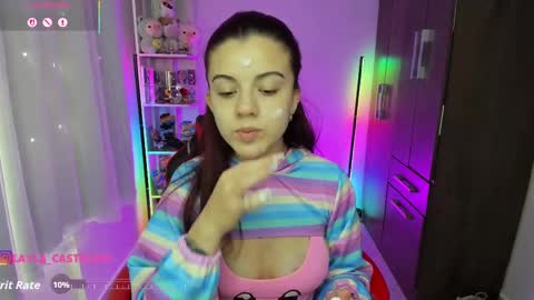 Layla online show from 09.24.25