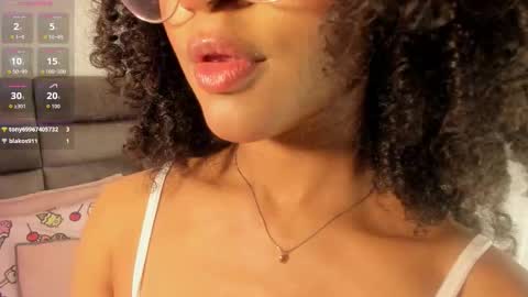 Snapshot of layla_clarke chatting on 10.21.25 layla_clarke online show from 10.21.25