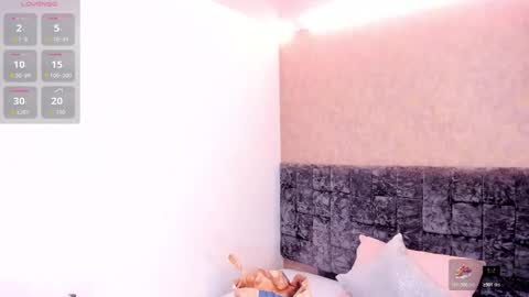 Snapshot of layla_lell chatting on 11.15.25 L A Y L A online show from 11.15.25