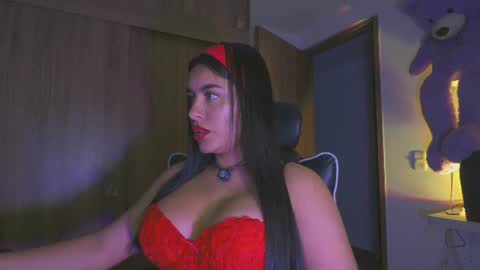 Snapshot of layla_nicols chatting on 07.12.26 Layla online show from 07.12.26