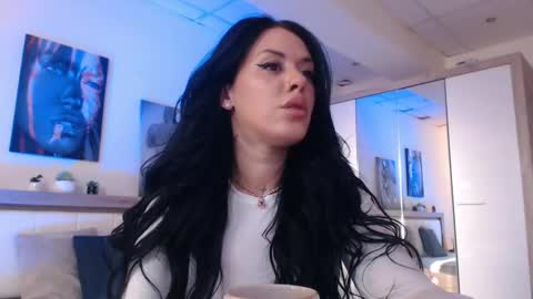 Snapshot of laylacruz chatting on 03.05.25 laylacruz online show from 03.05.25