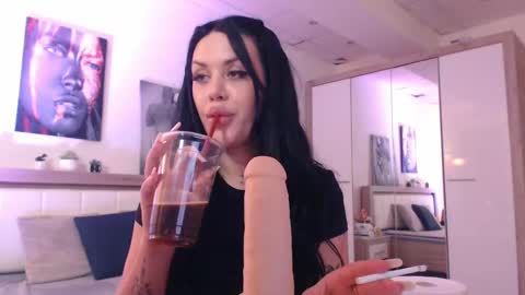 Snapshot of laylacruz chatting on 03.08.25 laylacruz online show from 03.08.25