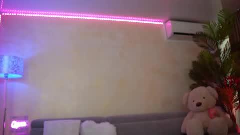 Snapshot of laylacruz chatting on 02.27.26 laylacruz online show from 02.27.26