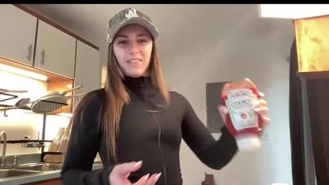 laylahlaylah1 online show from 11.25.25