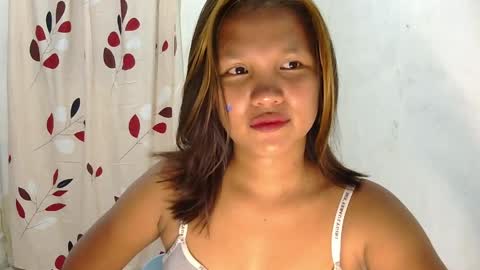 Snapshot of laylanimfa chatting on 05.17.26 Nimfa online show from 05.17.26