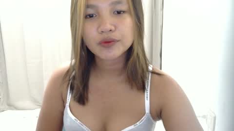 Snapshot of laylanimfa chatting on 06.04.26 Nimfa online show from 06.04.26