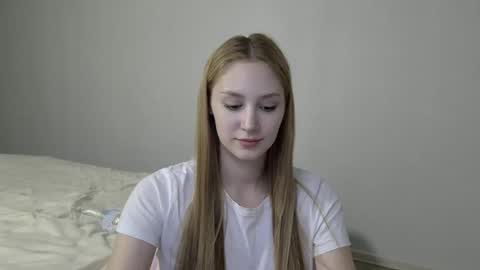 Snapshot of laylapretty001 chatting on 12.03.24 LaylaPretty001 online show from 12.03.24