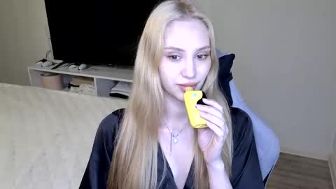 LaylaPretty001 online show from 06.10.26