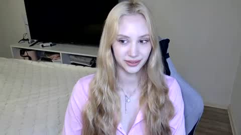 LaylaPretty001 online show from 06.16.26
