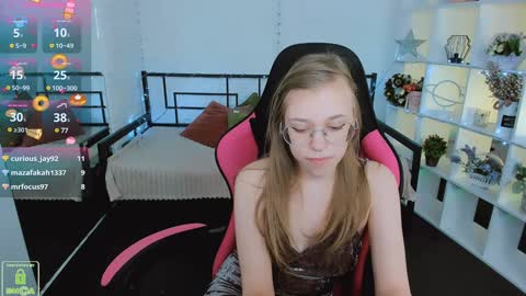 layriantavee online show from 12.30.24