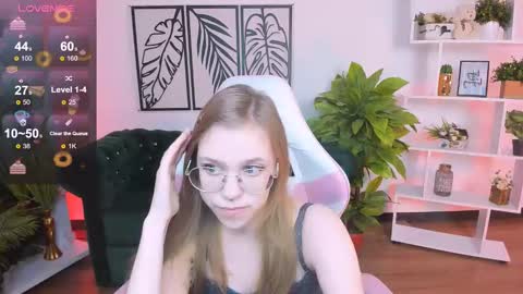 layriantavee online show from 02.16.25